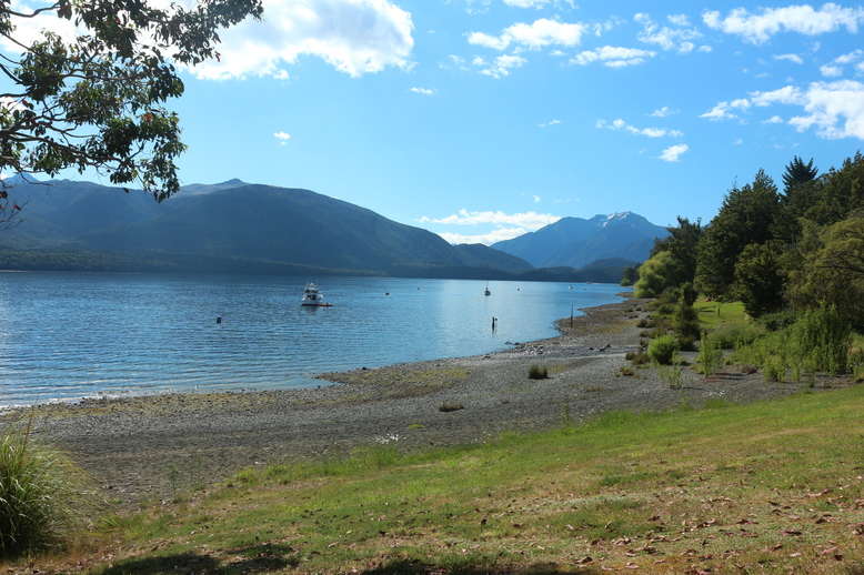 Der Lake Te Anau