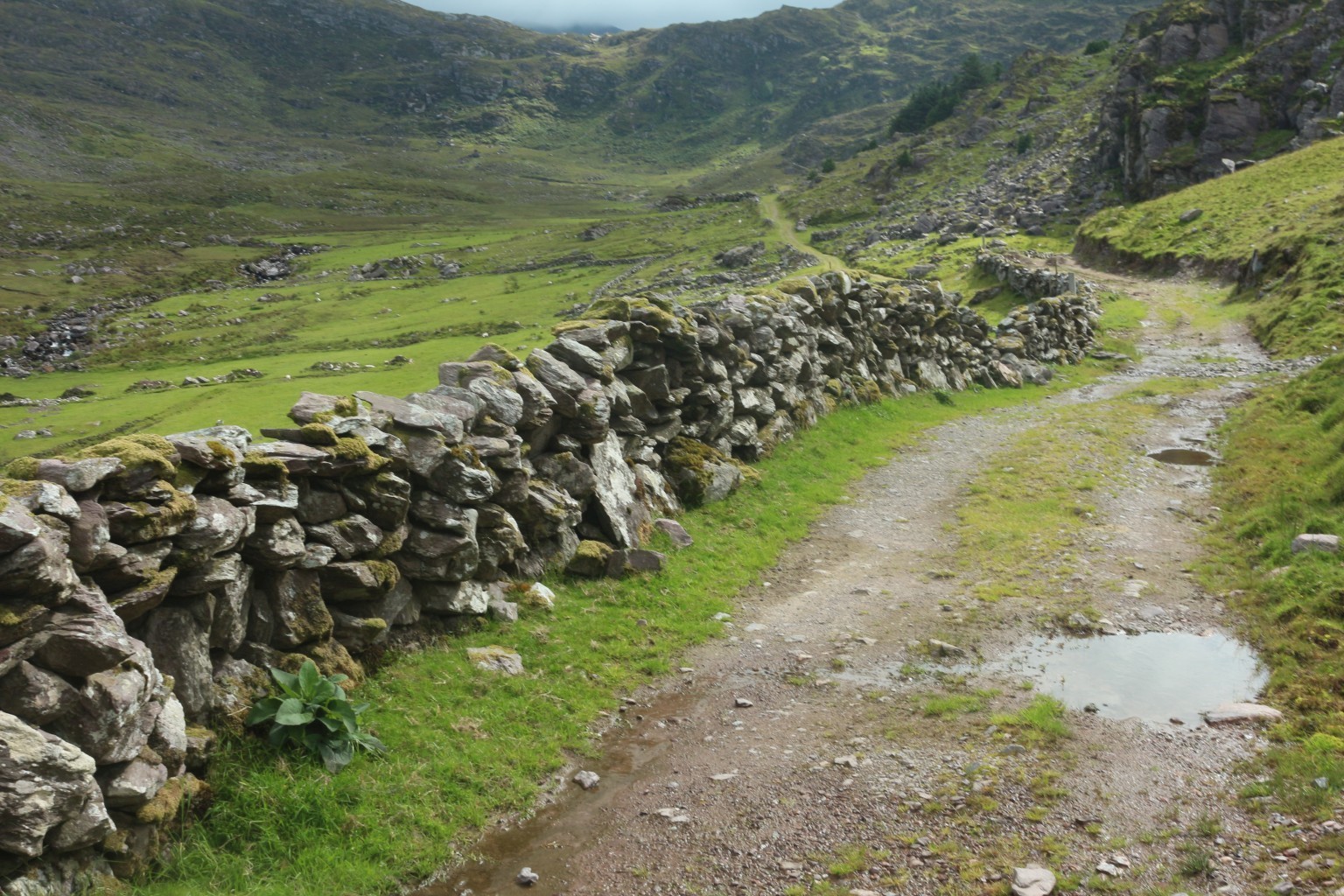 Historische Steinmauern &uuml;berall