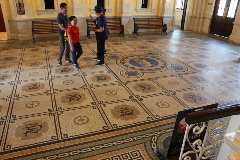 Der Mosaikboden im Bahnhof von Dunedin