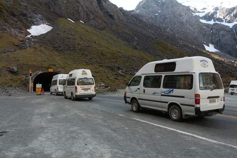 Tunnel vor dem Milford Sound