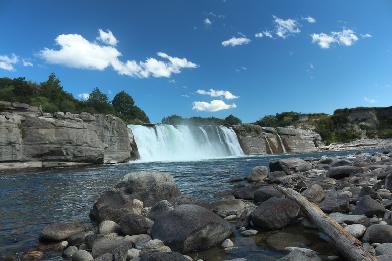 Maruia Falls bei Tag