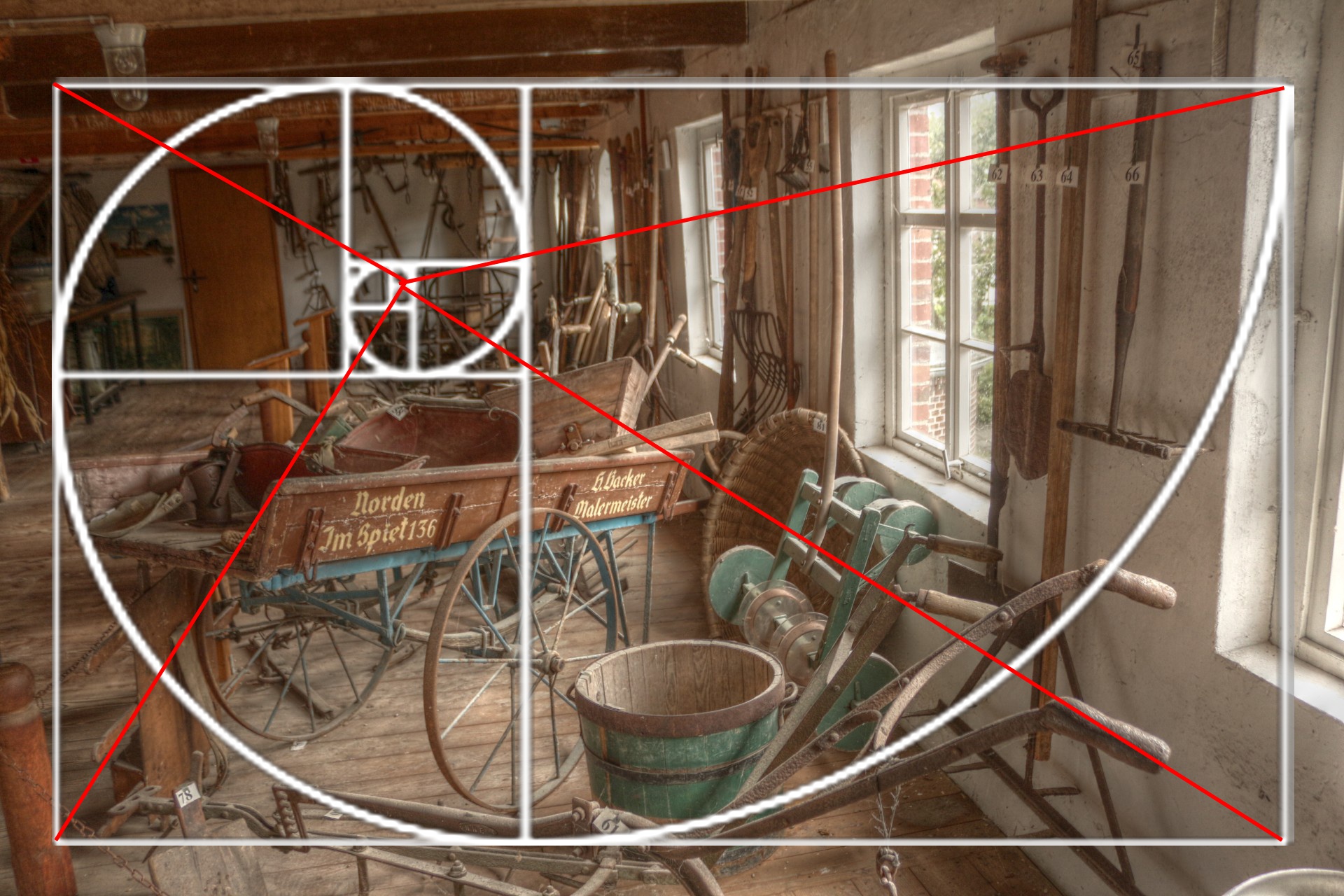 Der hintere Teil des Raums genau im goldenen Schnitt